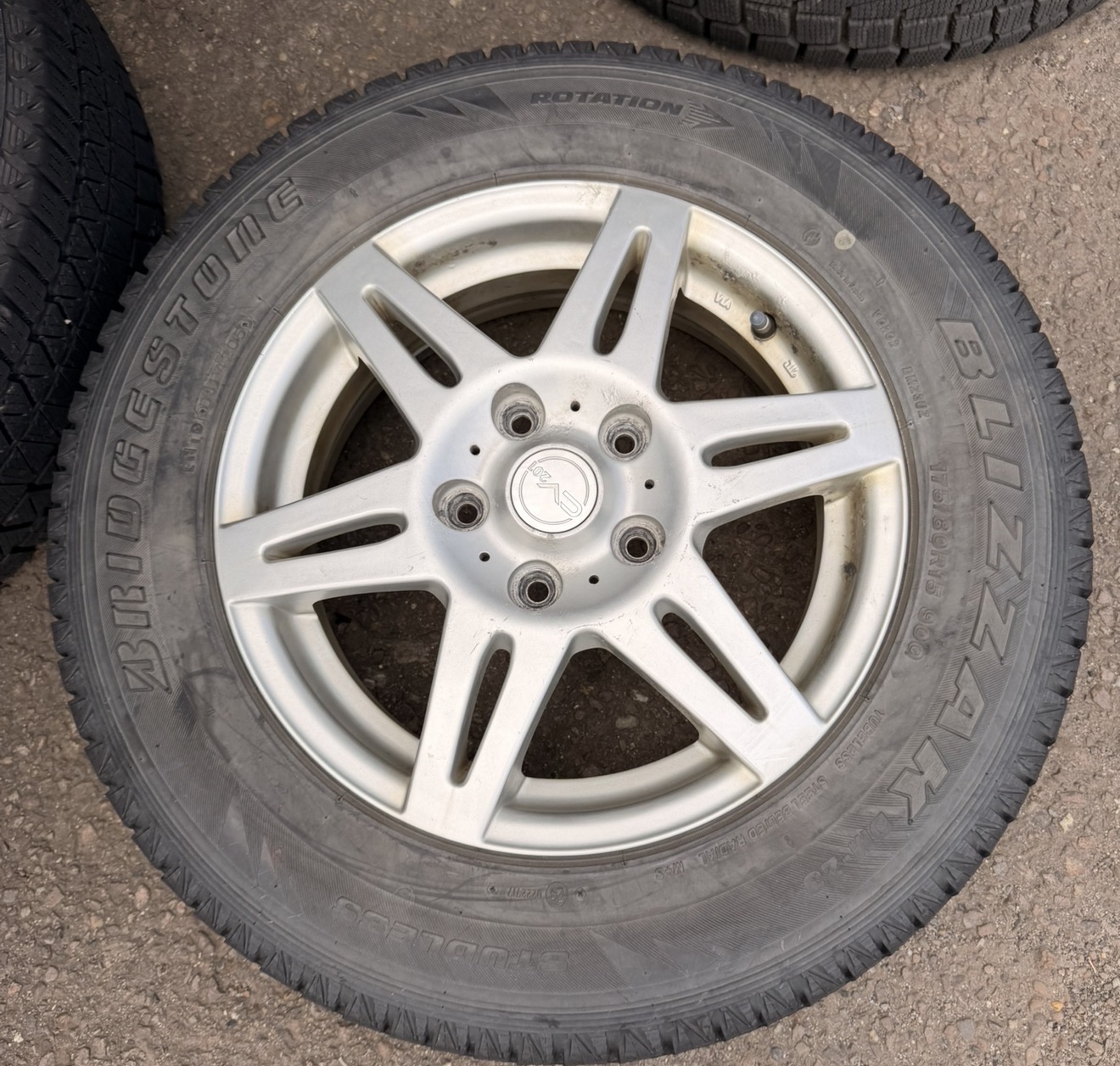 アルミタイヤ (Aluminum Rim w/Tire)